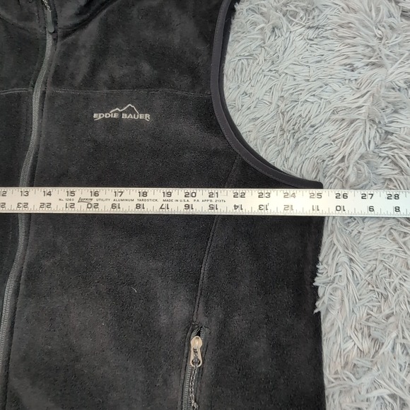 Eddie Bauer Vest Mens XL Black Gorpcore Outdoors Zip Up Pockets Soft Fleece - Picture 3 of 10